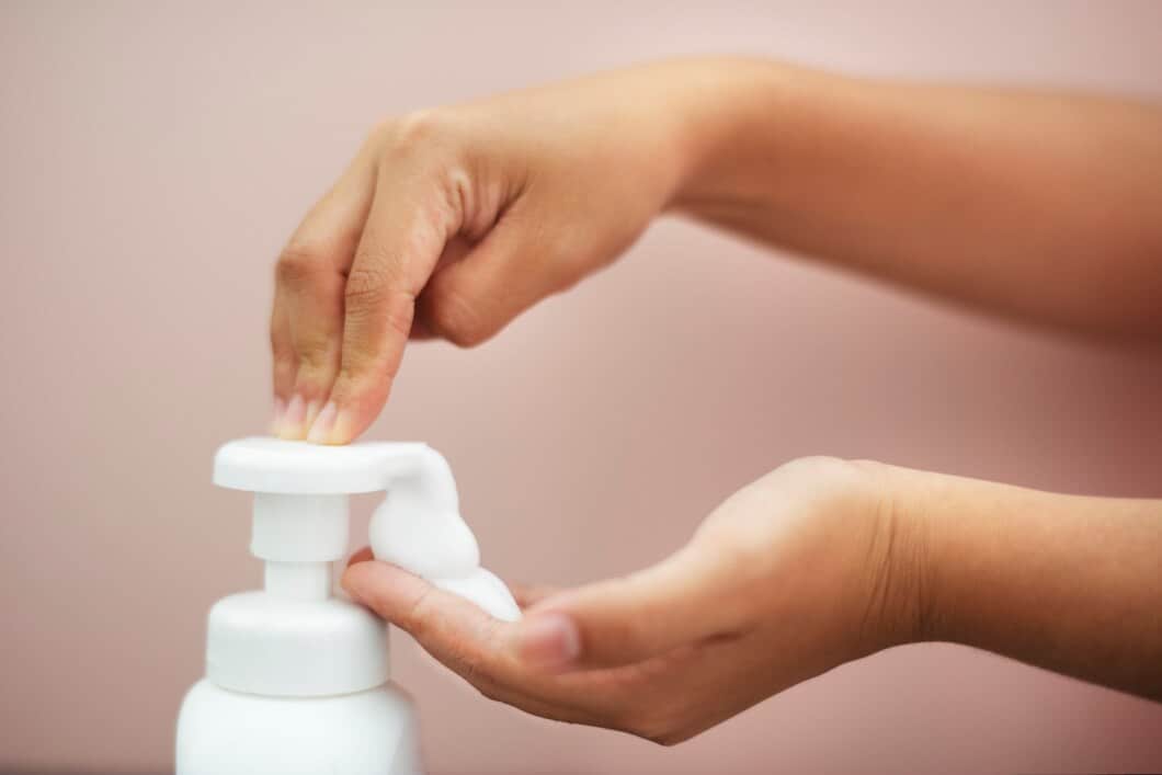 Jak wybrać idealne mydło do dozownika – poradnik dla kupujących